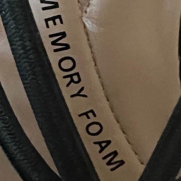 MPO.  Black Slingback Princess Heels no buckles! 9M. New w/o tags. Versatile - Picture 11 of 12